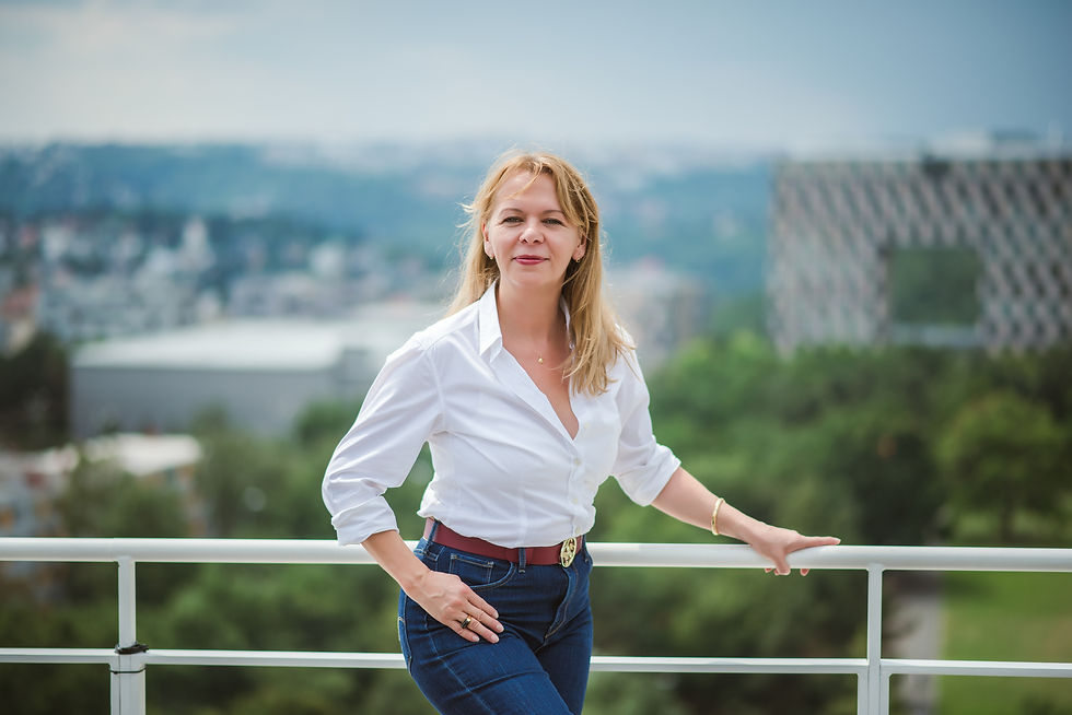 American beauty vs. Je-ne-sais-quoi