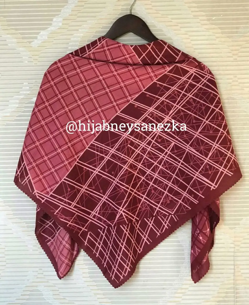 Thumbnail: Hijab Segi Empat Voal Premium