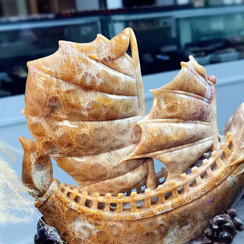 サムネイル： 菊目石置物 （一帆風順）