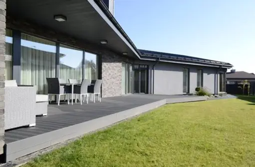COMPOSITE WOOD DECKING.webp