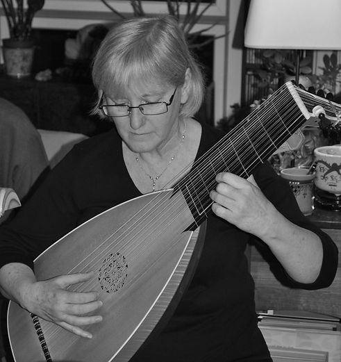 Playing in Paris Soiree b_w.jpeg