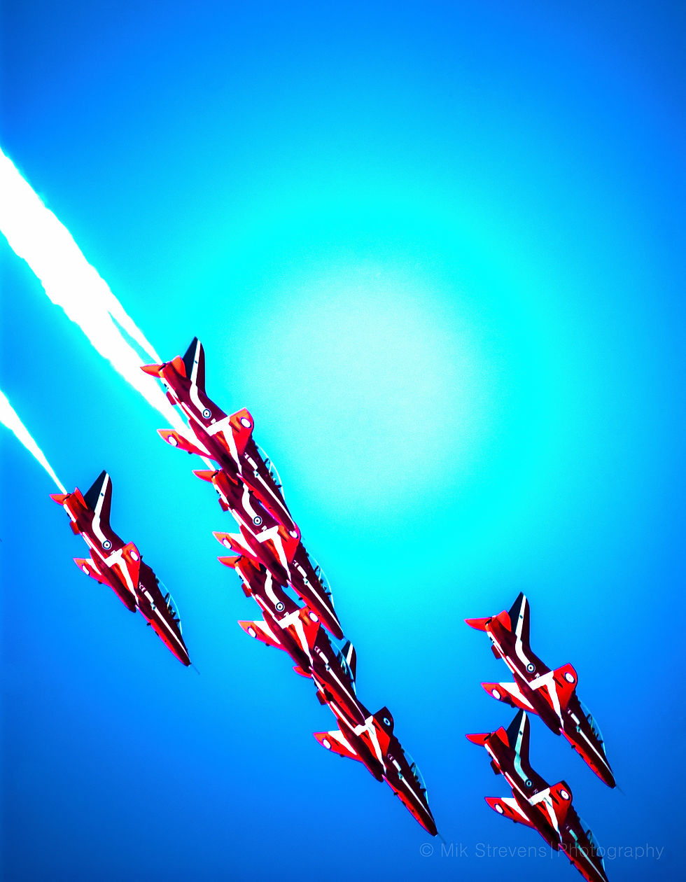 Red Arrows Dive