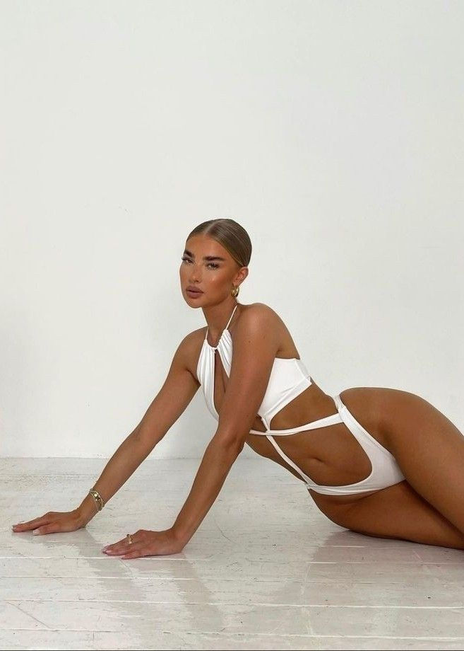 Opportunity to be featured on the Cover of Progue Fashion Magazine