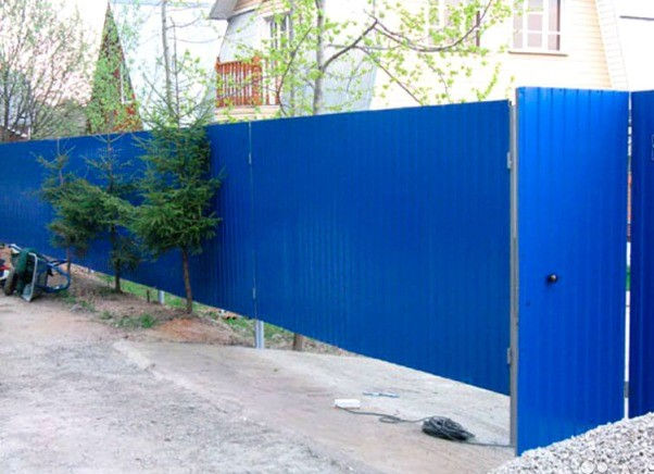 Забор из профнастила от 1450 рублей