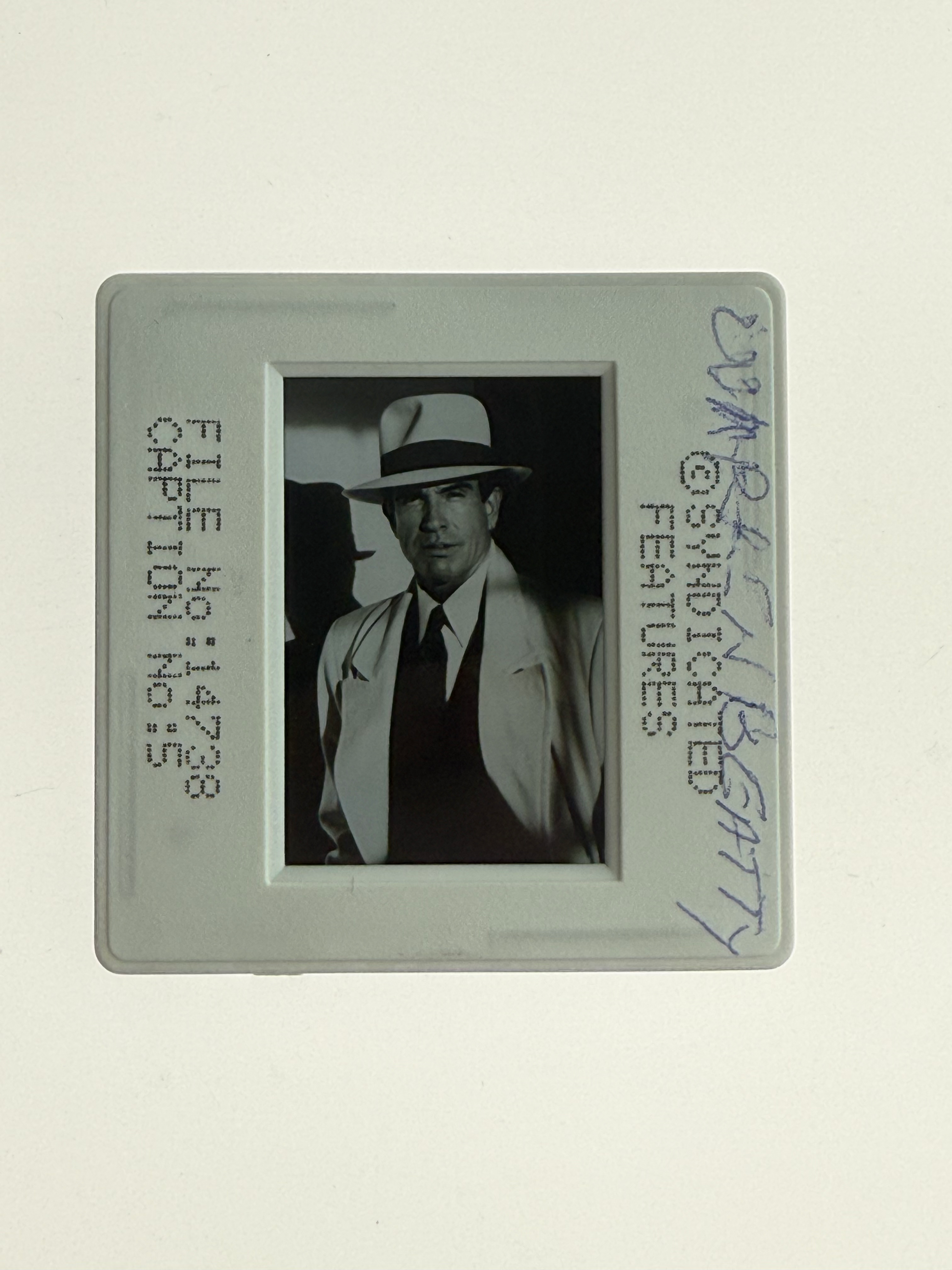 SD01 S0313 Warren Beatty in Dick Tracy (1990) – Black & White 35mm slide