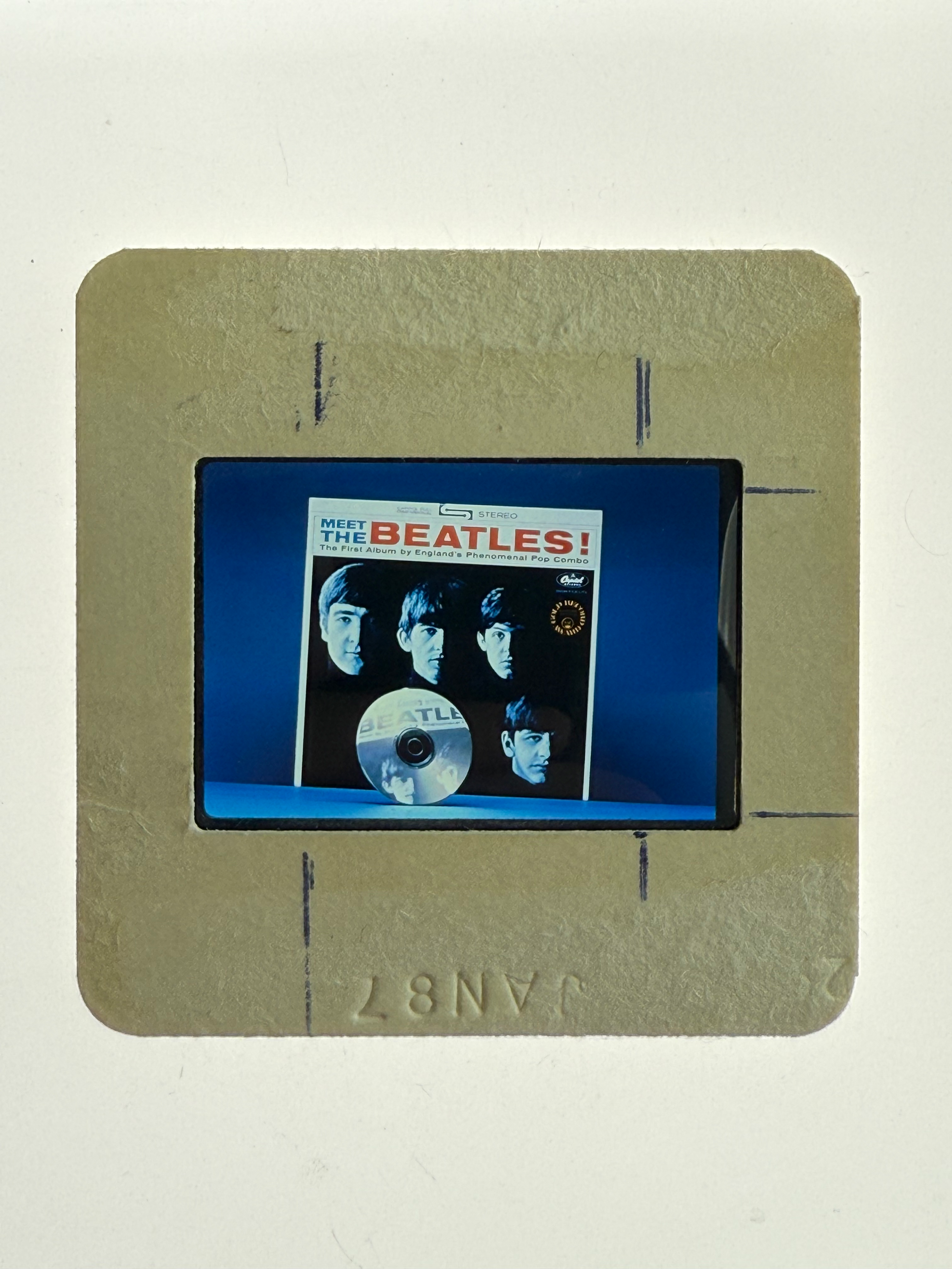 SD01 S0101 The Beatles Album cover 