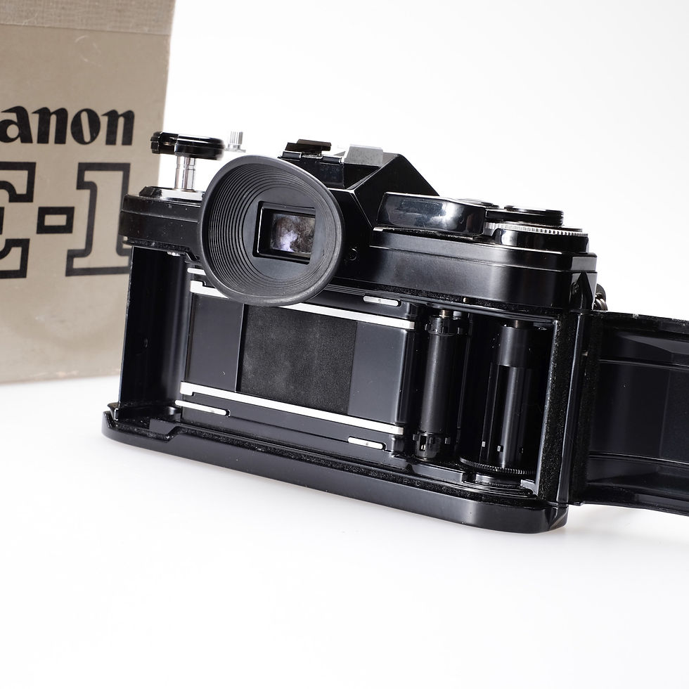 الصورة المصغرة: The Canon AE-1 BLACK Edition