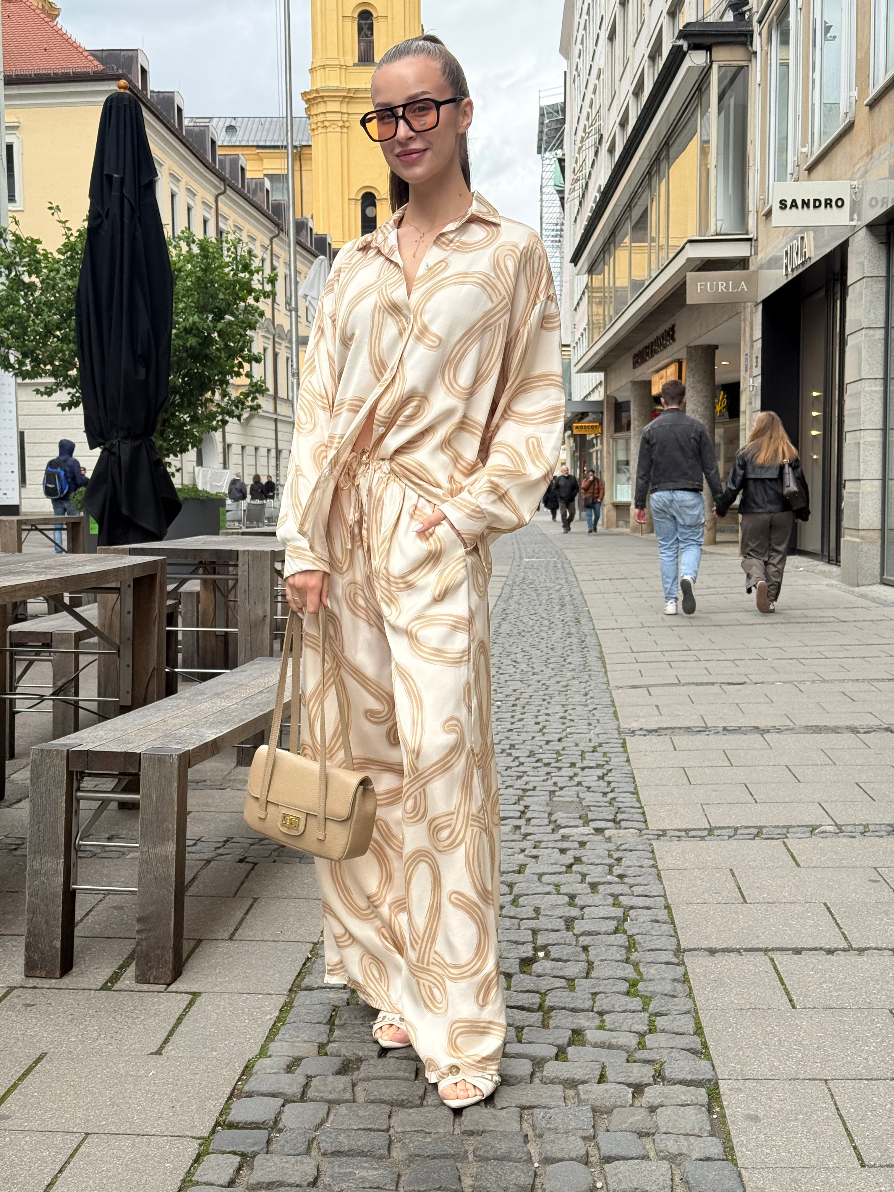 Anzug aus leichter Viscose 