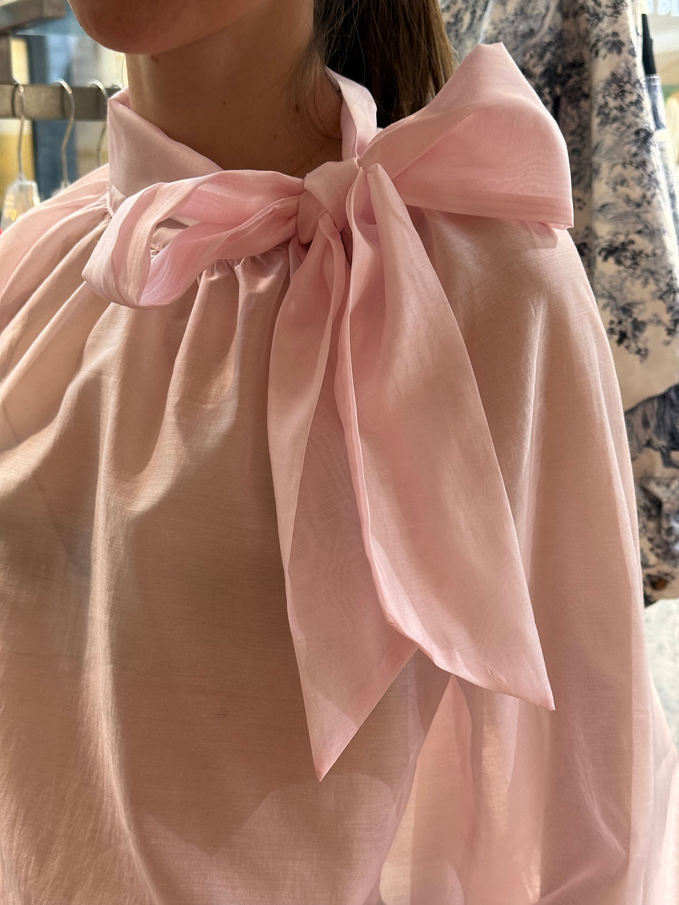 Miniaturbild: Bluse in hellrosa seitliche Schleife 