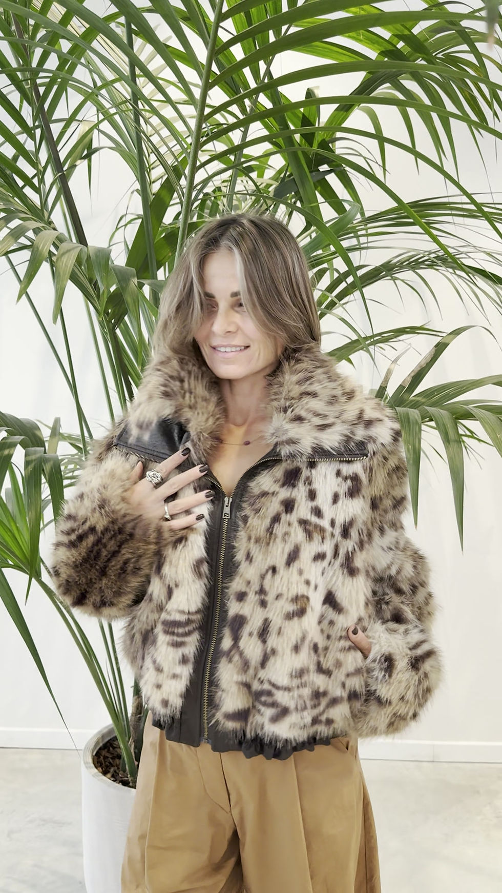 Miniaturbild: Bomberjacke mit abnehmbaren Kragen Animal Print 