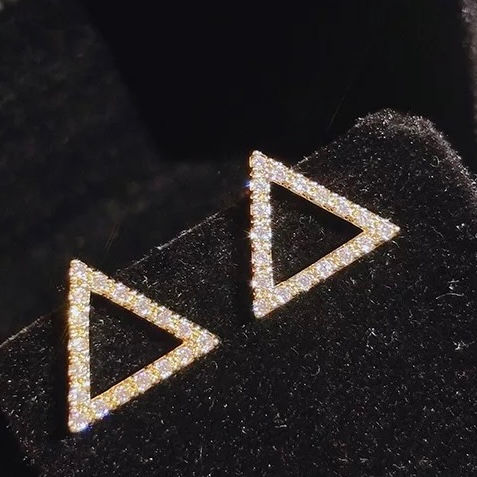Thumbnail: Rhinestone Pyramid Earrings 