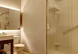 Hyatt-Place-St-Paul-Downtown-P033-Bathroom.16x9.webp