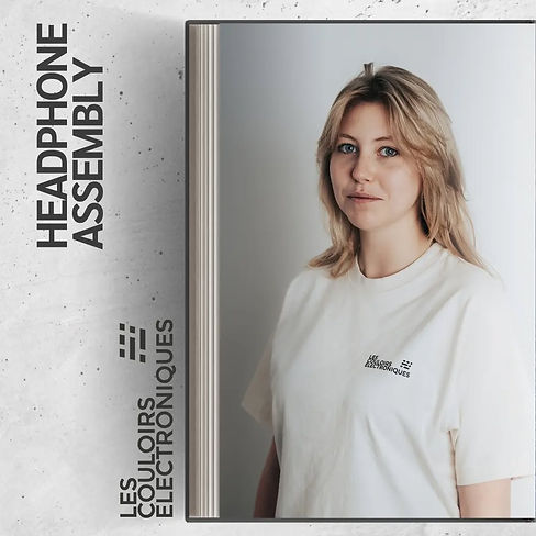 À l'occasion de la deuxième édition de l'Electr'Open Air, Les Couloirs Électroniques proposent un t-shirt unisexe de haute qualité, en coton 100% organique certifié GOTS.Le design 'HEADPHONE'' qui reprend le d (1).webp