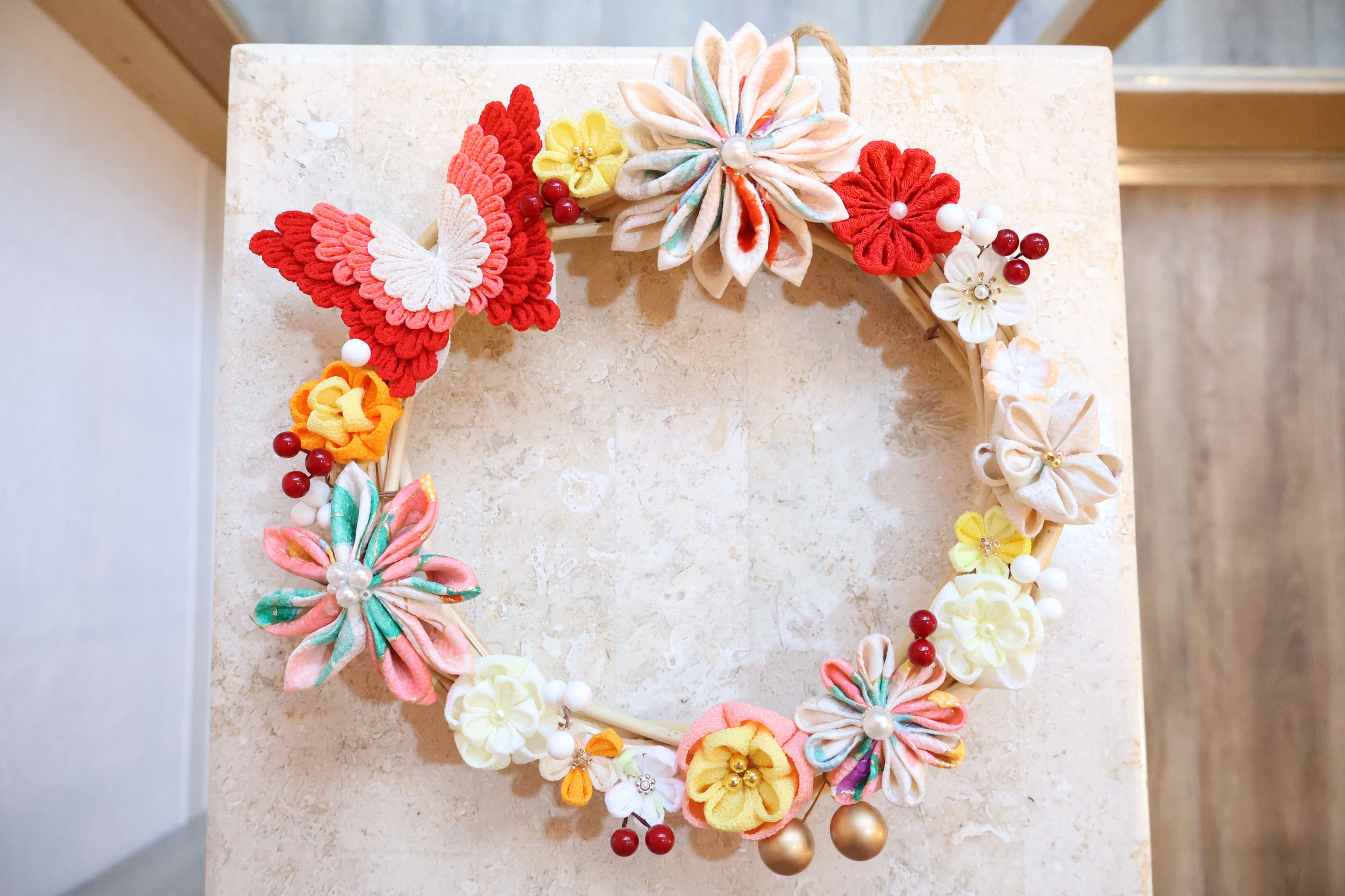 C15 Tsumami-zaiku Flower Christmas Wreath