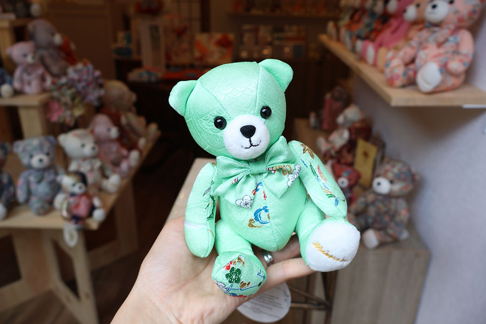 Thumbnail: 160 SHOCHIKUBAI Kimono Bear (small)