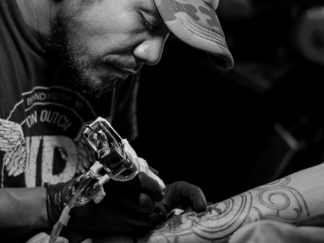 Man met tatoeages uit VI-publiek trekt aandacht: ‘Dit was de pijnlijkste’