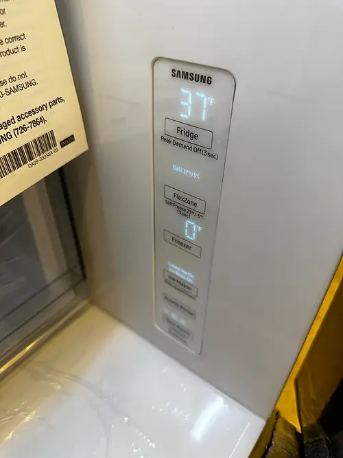 Thumbnail: Bespoke 4-Door French Door Refrigerator (29 cu. ft.) with Beverage Center