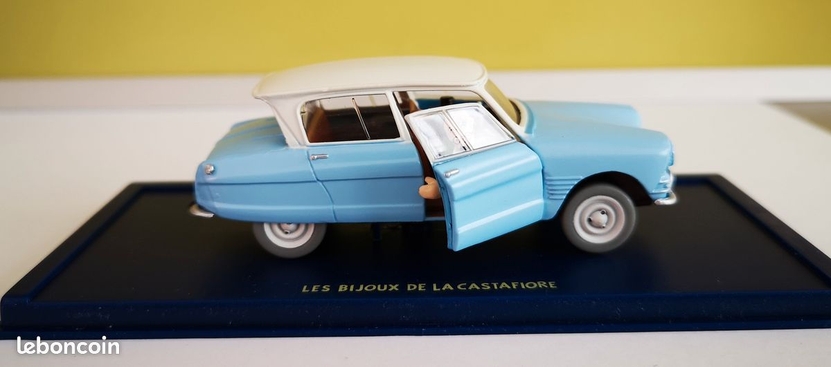 En Voiture Tintin  14  Citroën Ami 6 du Docteur Bijoux de la Castafiore