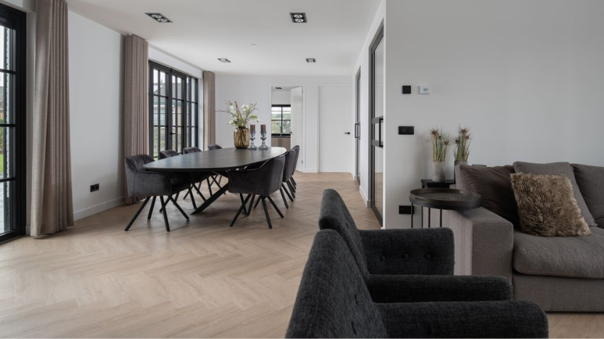 ELIAS FLOORING pristato išskirtinius grindų sprendimus RESTA parodoje