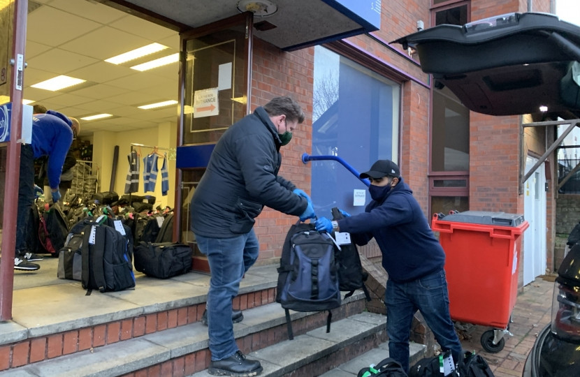Dean Russell MP Watford volunteers with Hand on Heart