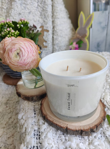 XL Sweet Treat candle double wicked (1).jpg