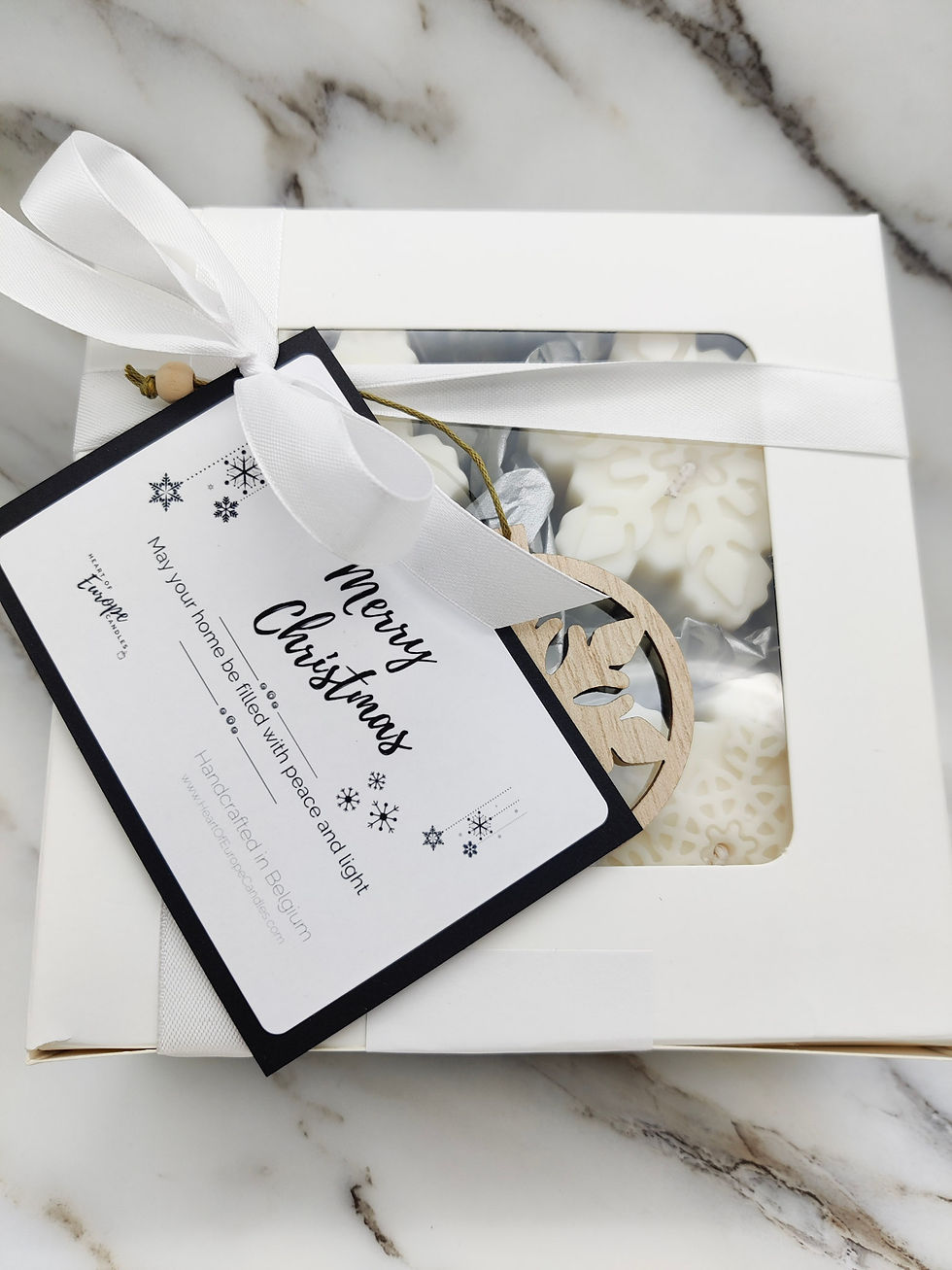 Thumbnail: Snowflake rapeseed candles gift box