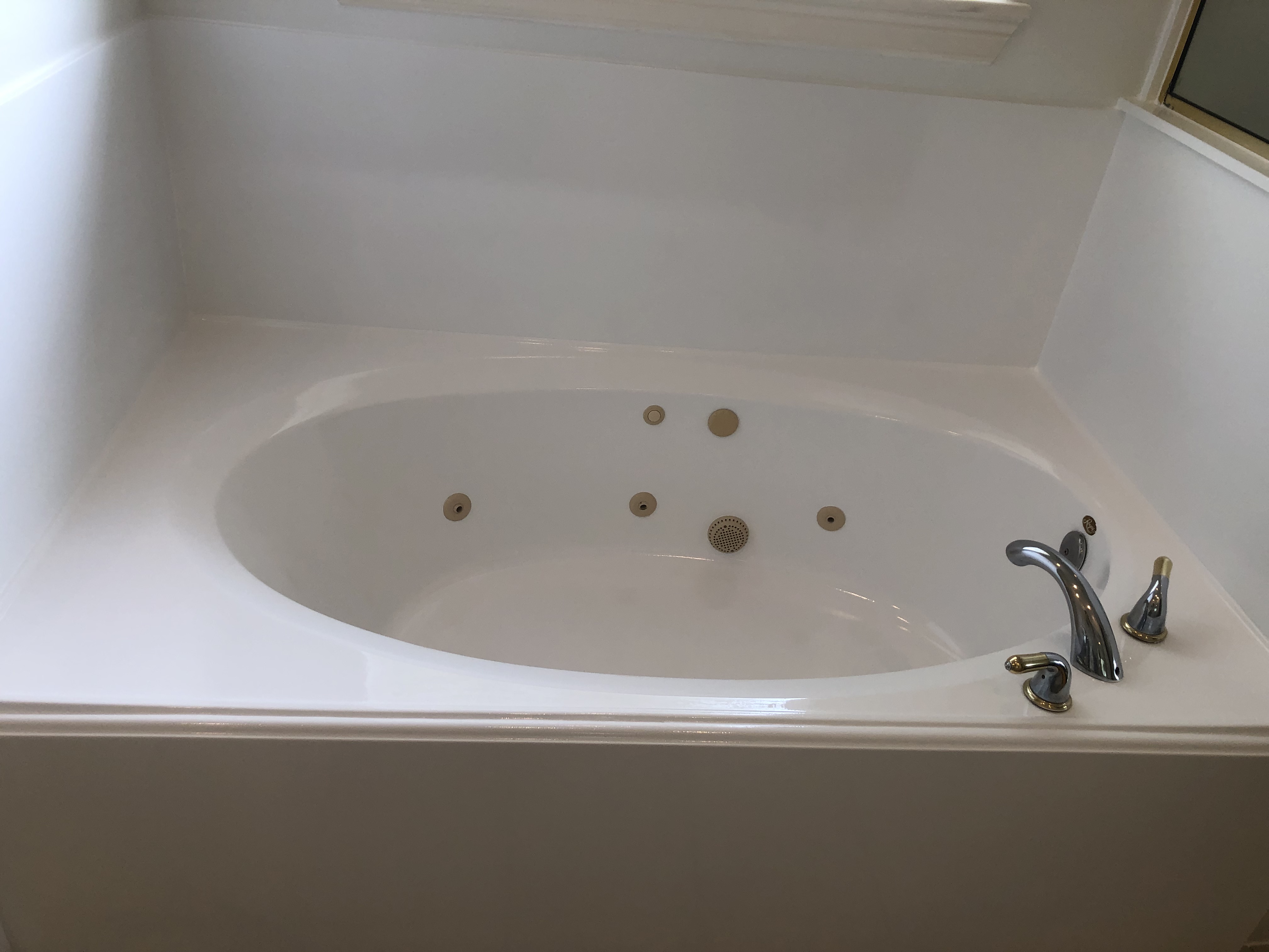 Refinish Jacuzzi