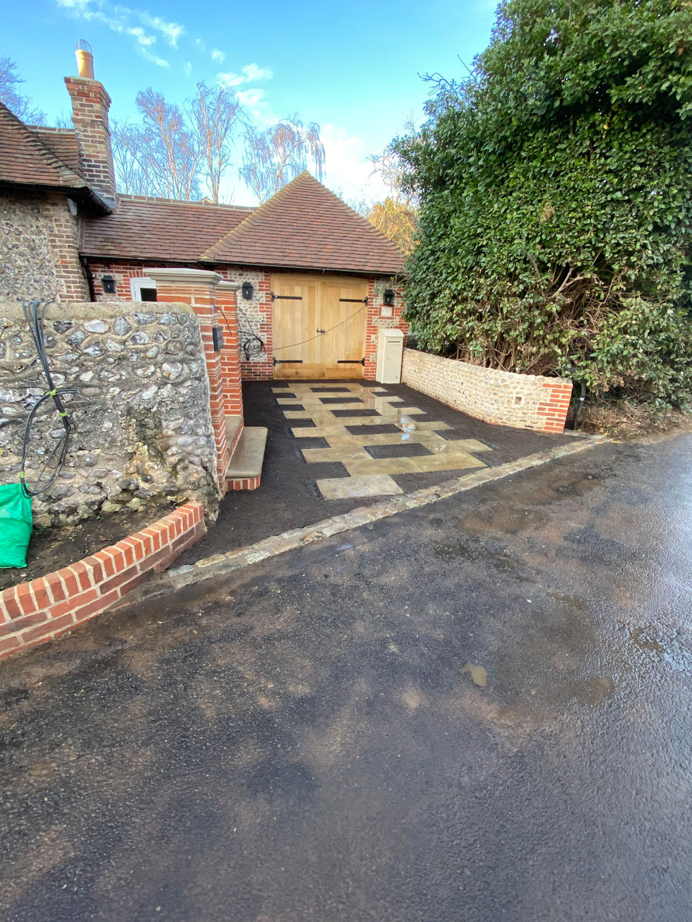 Landscaping: Decorative Driveway