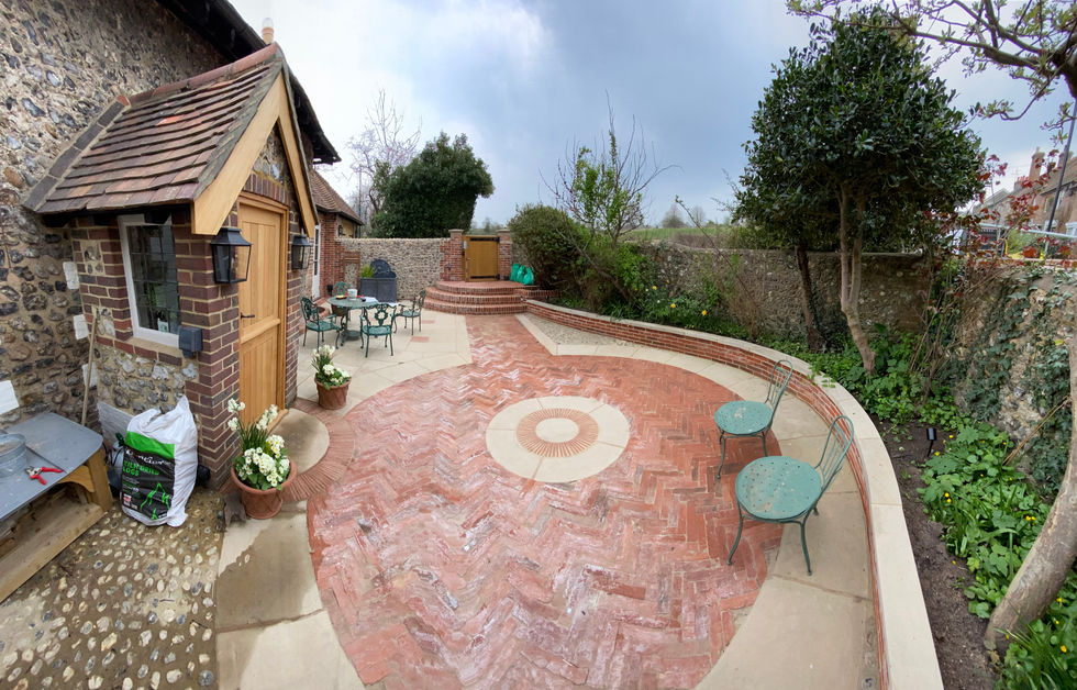 Landscaping: Decorative Patio