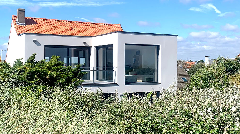 Maison avec extension contemporaine illustrant la réalisation d’un dossier de permis de construire à Calais et sur la Côte d’Opale