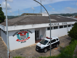 SALESÓPOLIS, SP: Polícia prende mulher envolvida em roubo e associação criminosa