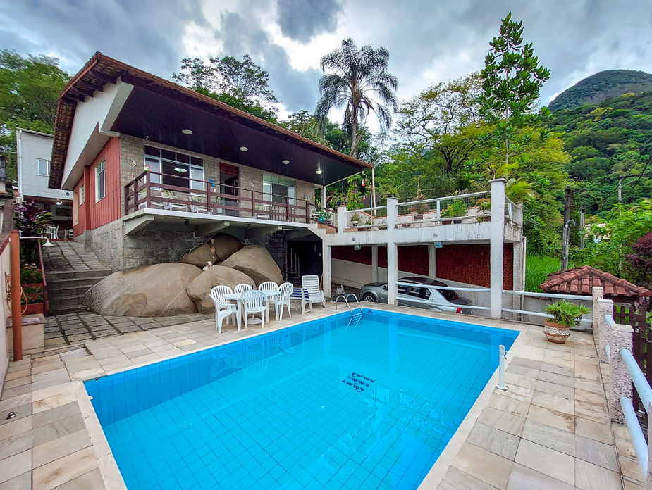 Casa Tukani birding Rio hotspot Birdwatching Brazil Atlantic Forest bird feeders hummingbirds