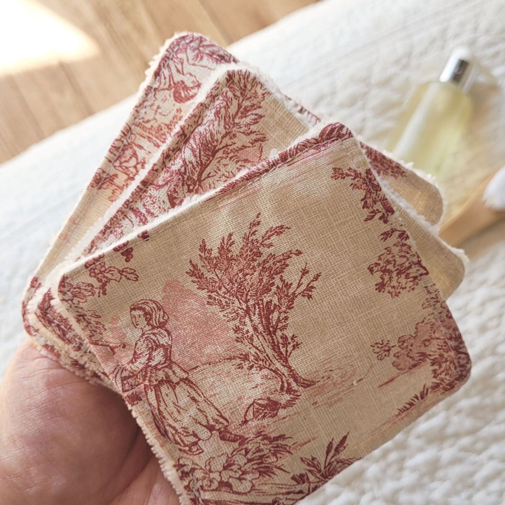 LINGETTES LAVABLES EN TOILE DE JOUY