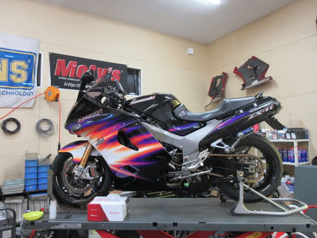 ZZR1100 ブレーキキャリパー