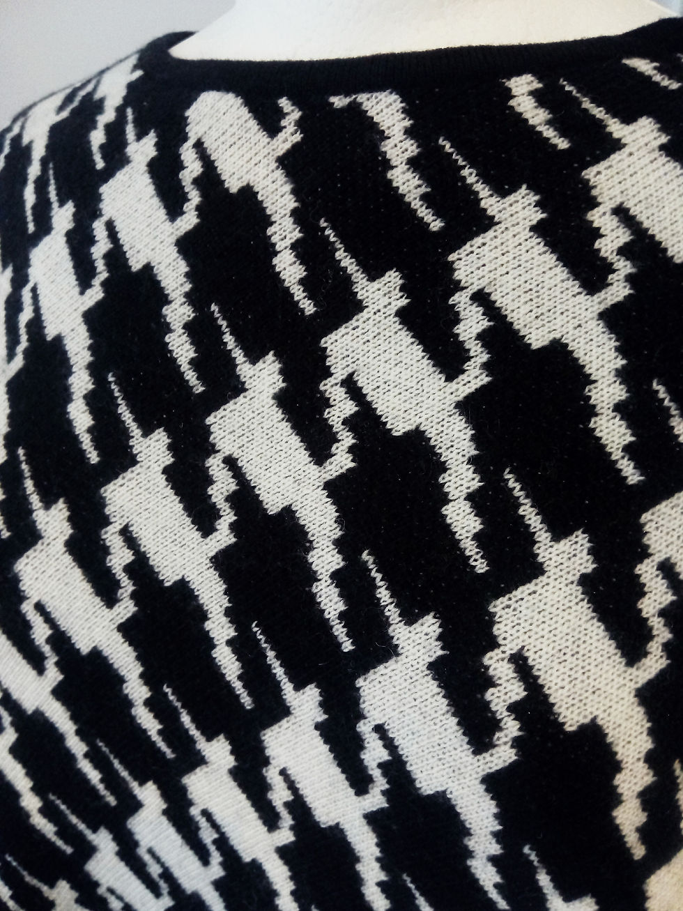 Thumbnail: Houndstooth Print Poncho