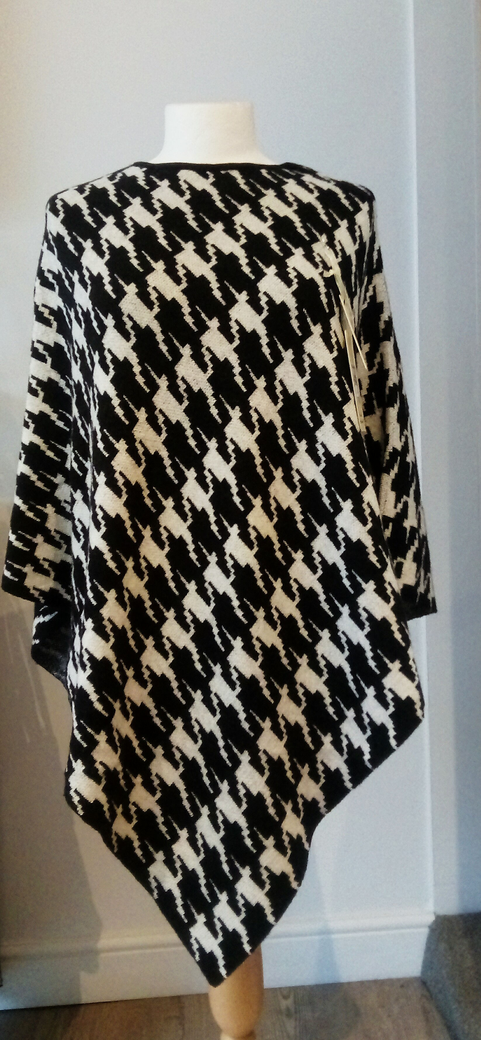 Houndstooth Print Poncho