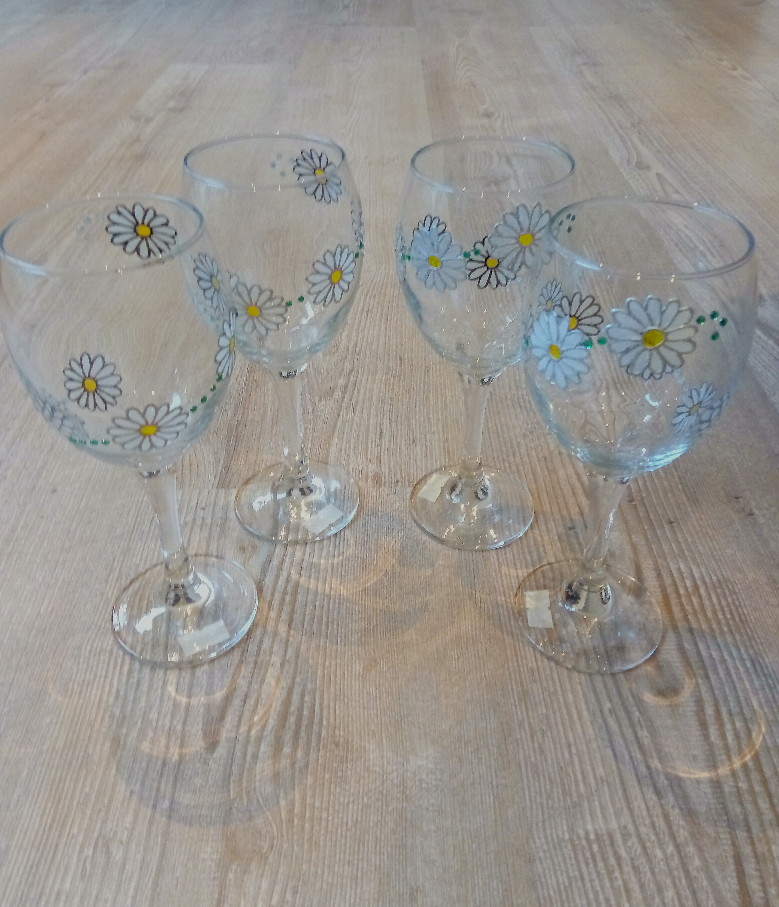 Daisy Chain Wine Glass