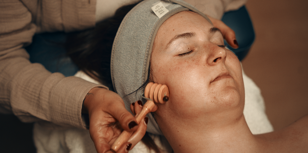Maderotherapy facial treatment in Laval