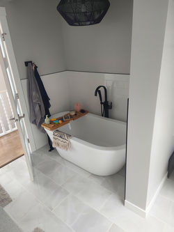 West Kelowna Bathroom Finish 3