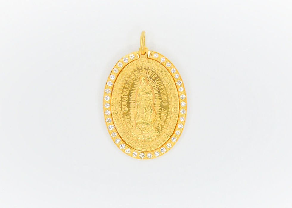 Medalla virgen de Guadalupe en oro amarillo y diamantes 