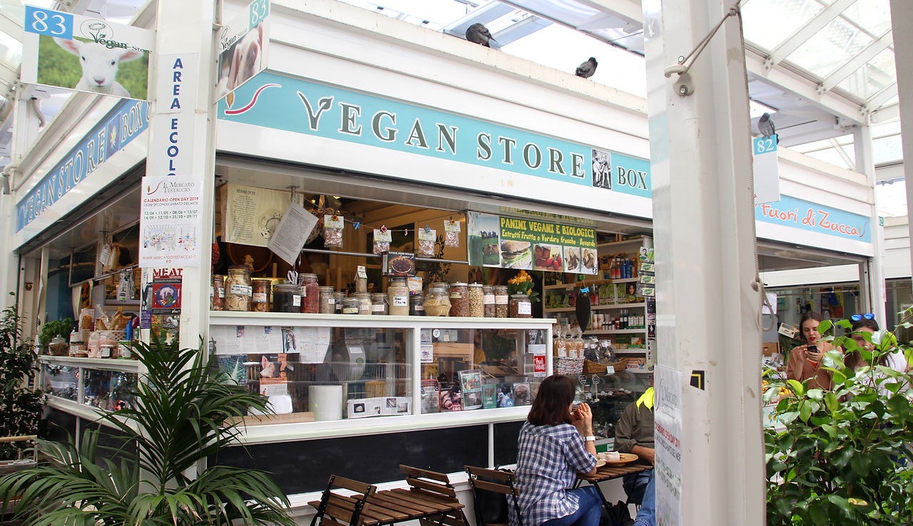 vegan store 83 at testaccio market, rome