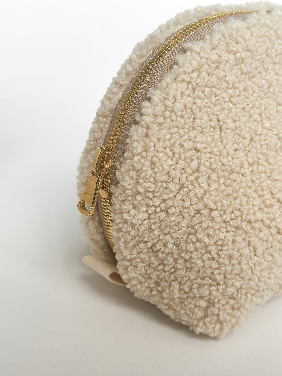 Прев'ю: Косметичка TEDDY бежевого кольору середня трикутна