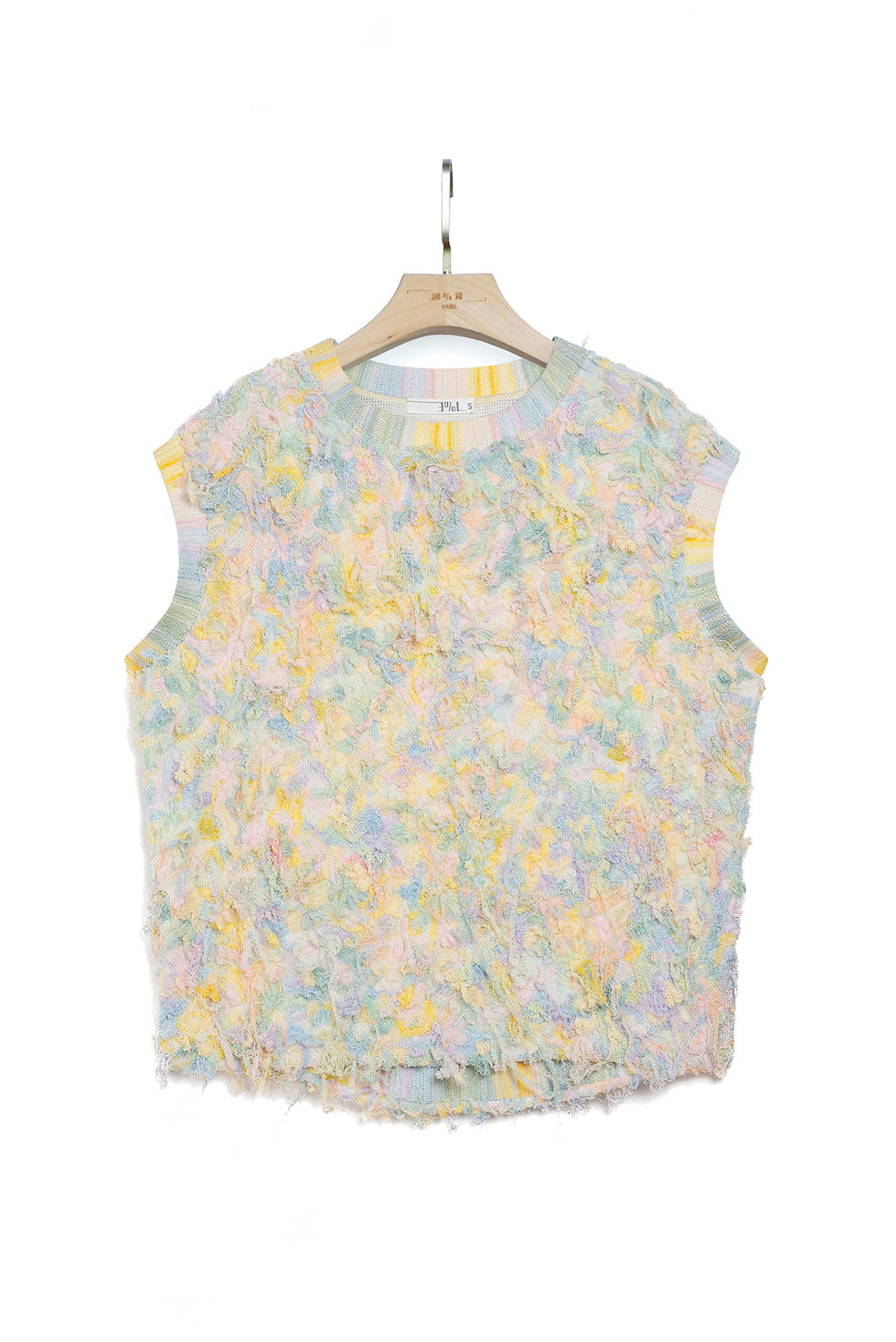 Pull textile artisanal sans manches pack shot devant