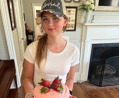 adaleigh cake.jpg