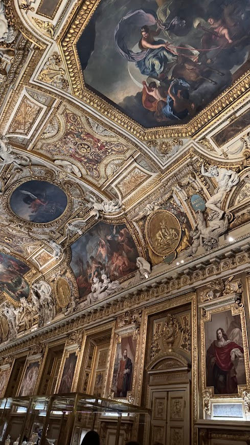 Un acercamiento personal a las joyas robadas del LOUVRE