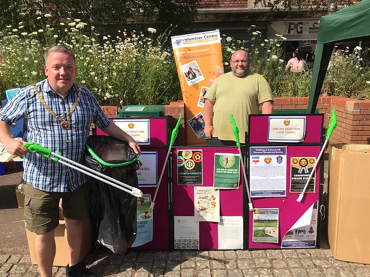 Mayor of Patchway, Cllr Dayley Lawrence and Cllr Pete Knight at the Community Fair