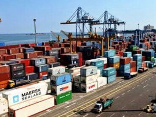 Importir dan Eksportir Tergencet Tarif Agen Kargo Ugal-ugalan di Pelabuhan