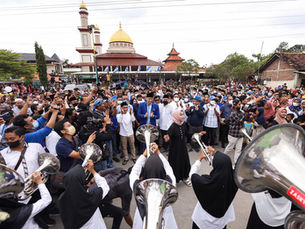 Ribuan Massa Menyambut AHY di Desa Prawoto, Pati, Jateng, Terdengar Teriakan AHY Presiden