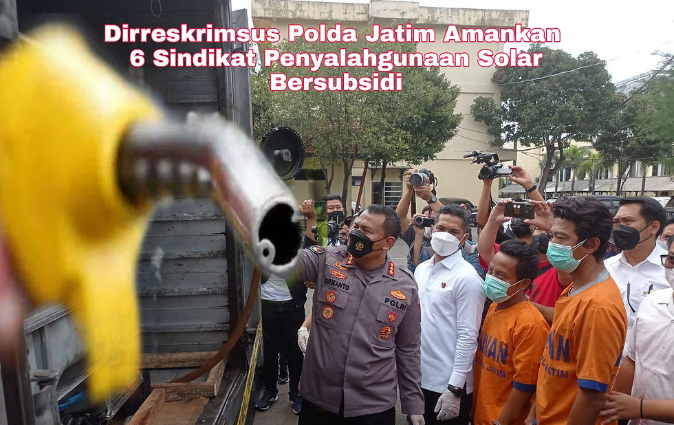 “Mereka (pelaku) berhasil ditangkap di TKP dalam artian tertangkap tangan di saat melakukan aksi membeli BBM di SPBU resmi dengan menjual harga non subsidi ke industri,” ujar Farman di Mapolda Jatim Jalan Ahmad Yani Surabaya, Selasa (19/4/2022).