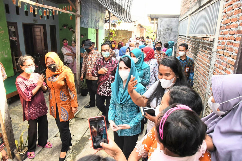 Dikukuhkan Sebagai Duta Penurunan Stunting Provinsi Jatim, Arumi : Tak Hanya Gizi, Pola Asuh Orang Tua Penting Dalam Penanganan Stunting